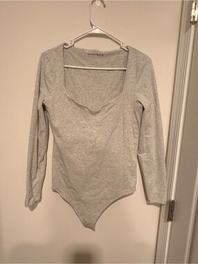 Abercrombie & Fitch Light Gray Long Sleeve Scoop Bodysuit